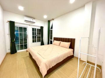 For sale: 3 pool villas in Huay Yai on a 1 rai 200 sq.wah land plot, Nong Prue Subdistrict, Bang Lamung District, Chonburi Province