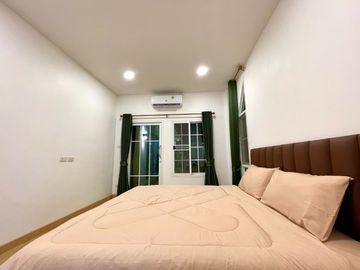 For sale: 3 pool villas in Huay Yai on a 1 rai 200 sq.wah land plot, Nong Prue Subdistrict, Bang Lamung District, Chonburi Province