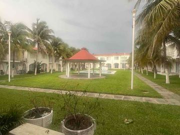 CASA EN VENTA EN GEOPINOS VERACRUZ CON 4 RECÁMARAS EN CLUSTER CON ALBERCA Y JARDIN $1,700,000 (SOLO CRÉDITOS BANCARIOS Y REC PROPIOS)