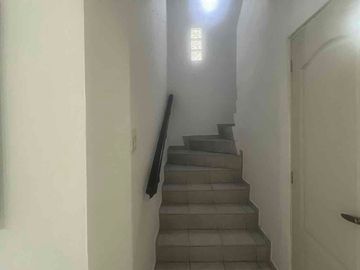 CASA EN VENTA EN GEOPINOS VERACRUZ CON 4 RECÁMARAS EN CLUSTER CON ALBERCA Y JARDIN $1,700,000 (SOLO CRÉDITOS BANCARIOS Y REC PROPIOS)