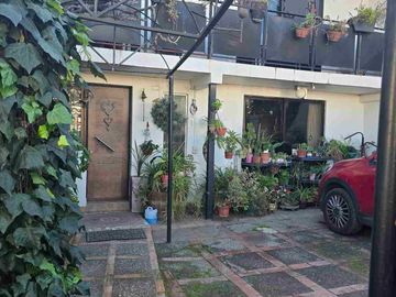 🏡 Se Vende Hermosa Casa de 2 Pisos – Comuna de Recoleta
📍 A pasos del Metro Einstein – Excelente conectividad 4D 2B