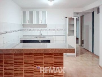 Venta De Casa De 4 Pisos Cerca A Avenidas Principales En Bertello - Cercado De Lima