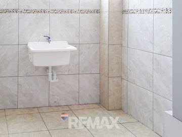 Venta De Casa De 4 Pisos Cerca A Avenidas Principales En Bertello - Cercado De Lima