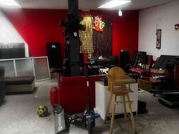 casa en venta con 2 locales en zona comercial sector san Blas
