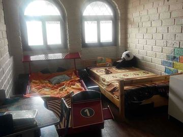 casa en venta con 2 locales en zona comercial sector san Blas