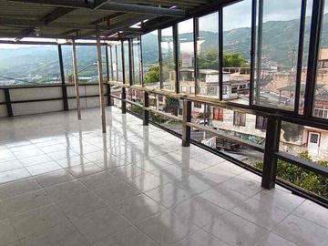 SE VENDE HERMOSA CASA  ESQUINERA CON RENTAS EN DOSQUEBRADAS RISARALDA