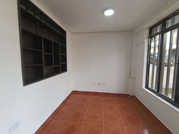Venta Casa de 3 niveles independientes mas terraza Sector Samaria-Pereira
