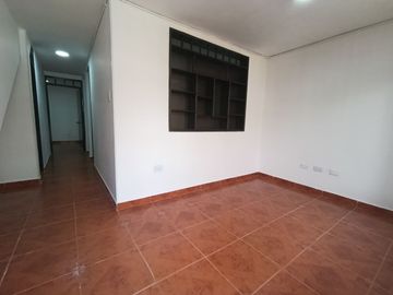 Venta Casa de 3 niveles independientes mas terraza Sector Samaria-Pereira