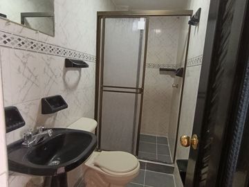Venta Casa de 3 niveles independientes mas terraza Sector Samaria-Pereira