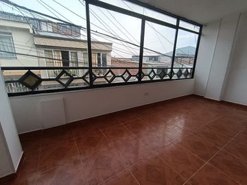 Venta Casa de 3 niveles independientes mas terraza Sector Samaria-Pereira