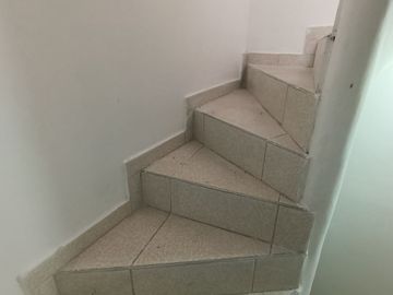 Venta Casa de 3 niveles independientes mas terraza Sector Samaria-Pereira
