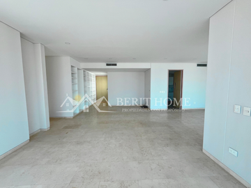 Penthouse con Piscina en Venta