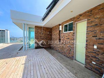 Penthouse con Piscina en Venta
