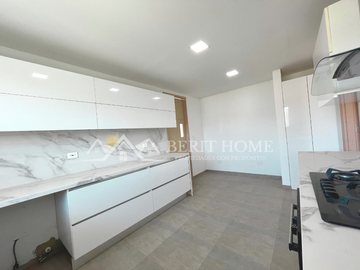 Penthouse con Piscina en Venta