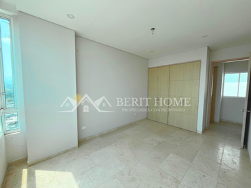 Penthouse con Piscina en Venta