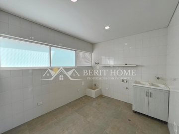 Penthouse con Piscina en Venta