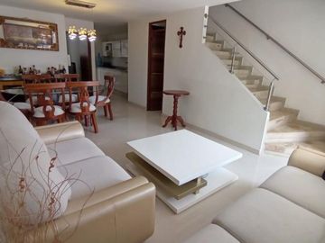 VENDO ESPECTACULAR CASA RENOVADA EN SANTA CLARA DE LAS VILLAS