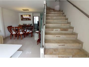 VENDO ESPECTACULAR CASA RENOVADA EN SANTA CLARA DE LAS VILLAS