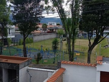 VENTA CASA EN SANGOLQUI, URBANIZACION SAN FRANCISCO