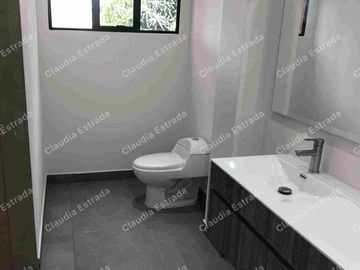 CASA PARA LA VENTA