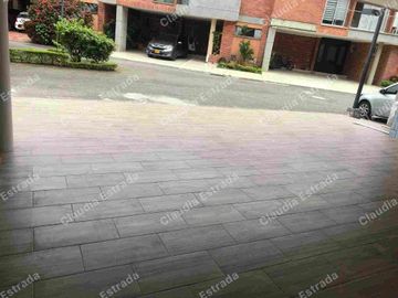 CASA PARA LA VENTA