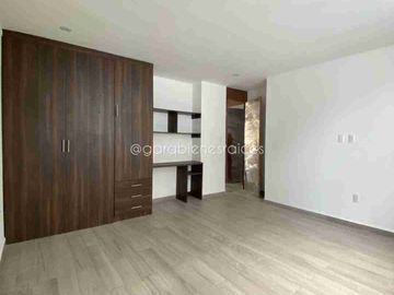 Amplia e iluminada casa en Venta, Villa Magna, S.L.P