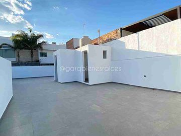 Amplia e iluminada casa en Venta, Villa Magna, S.L.P
