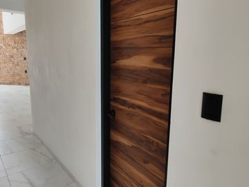 Se vende preciosa casa, sola, nueva,  de 3 recámaras con alberca, en el Fraccionamiento Las Fincas, en Jiutepec, Mor.