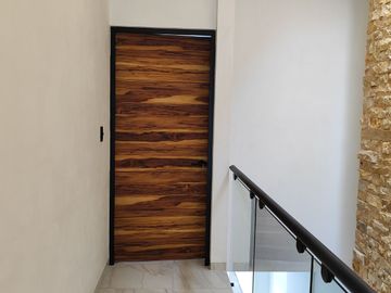 Se vende preciosa casa, sola, nueva,  de 3 recámaras con alberca, en el Fraccionamiento Las Fincas, en Jiutepec, Mor.