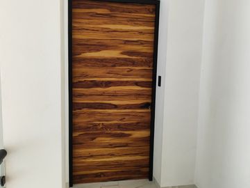Se vende preciosa casa, sola, nueva,  de 3 recámaras con alberca, en el Fraccionamiento Las Fincas, en Jiutepec, Mor.
