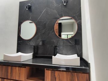 Se vende preciosa casa, sola, nueva,  de 3 recámaras con alberca, en el Fraccionamiento Las Fincas, en Jiutepec, Mor.