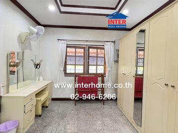 Single house + land, 2 floors, 400 sq m. Single house + land, Soi Sai Mai 82, next to Sarasas Witaed Sai Mai School, Sai Mai Road, Phahon Yothin Road,