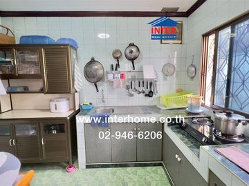 Single house + land, 2 floors, 400 sq m. Single house + land, Soi Sai Mai 82, next to Sarasas Witaed Sai Mai School, Sai Mai Road, Phahon Yothin Road,