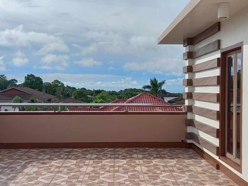 House and Lot with Balcony For Sale in Mendez Crossing West Tagaytay City RAS