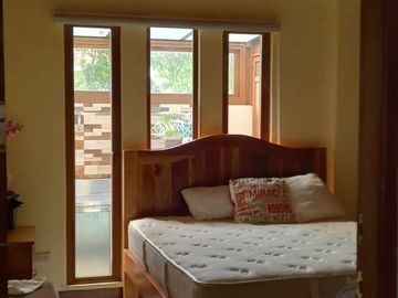 House and Lot with Balcony For Sale in Mendez Crossing West Tagaytay City RAS