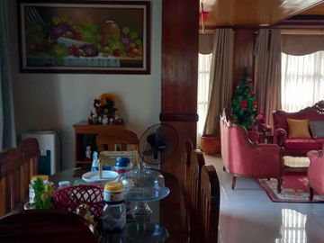 House and Lot with Balcony For Sale in Mendez Crossing West Tagaytay City RAS