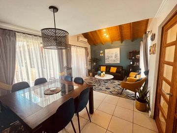 VENDE CASA EN SELECTO BARRIO DE MACHALI