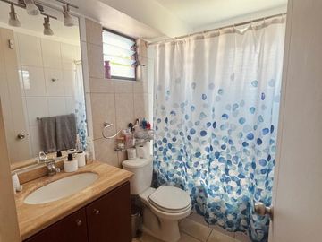 VENDE CASA EN SELECTO BARRIO DE MACHALI