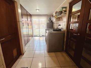 VENDE CASA EN SELECTO BARRIO DE MACHALI
