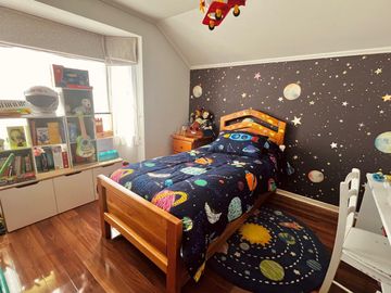 VENDE CASA EN SELECTO BARRIO DE MACHALI