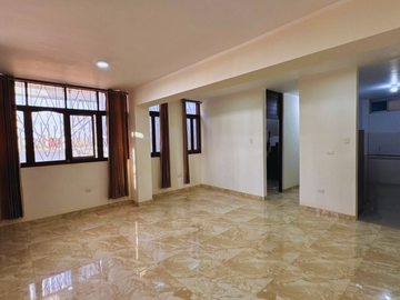 SE VENDE CASA EN ESQUINA SEMIESTRENO – URB. LOS PINOS, PIMENTEL
