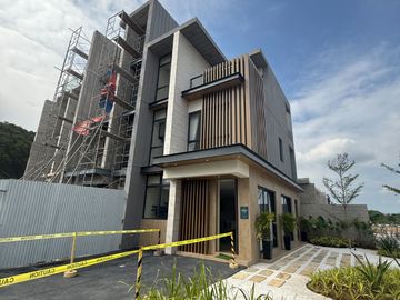 M Residence at Capitol Hills: Quezon City's Elegant Oasis - Rey