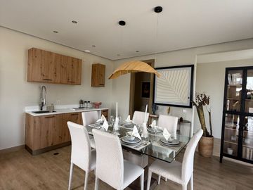 M Residence at Capitol Hills: Quezon City's Elegant Oasis - Rey