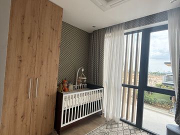 M Residence at Capitol Hills: Quezon City's Elegant Oasis - Rey