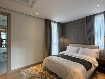 M Residence at Capitol Hills: Quezon City's Elegant Oasis - Rey
