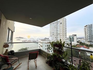 Apartamento en venta con vista al mar