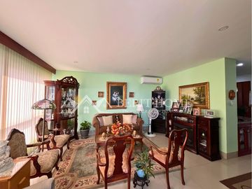 Apartamento en venta con vista al mar