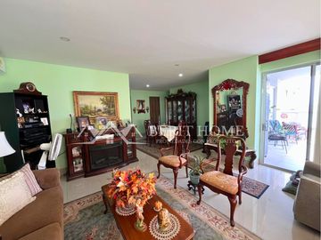 Apartamento en venta con vista al mar