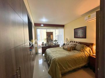 Apartamento en venta con vista al mar