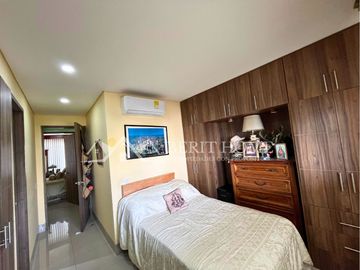 Apartamento en venta con vista al mar